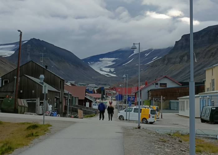 Longyearbyen (c) Tom Hindle